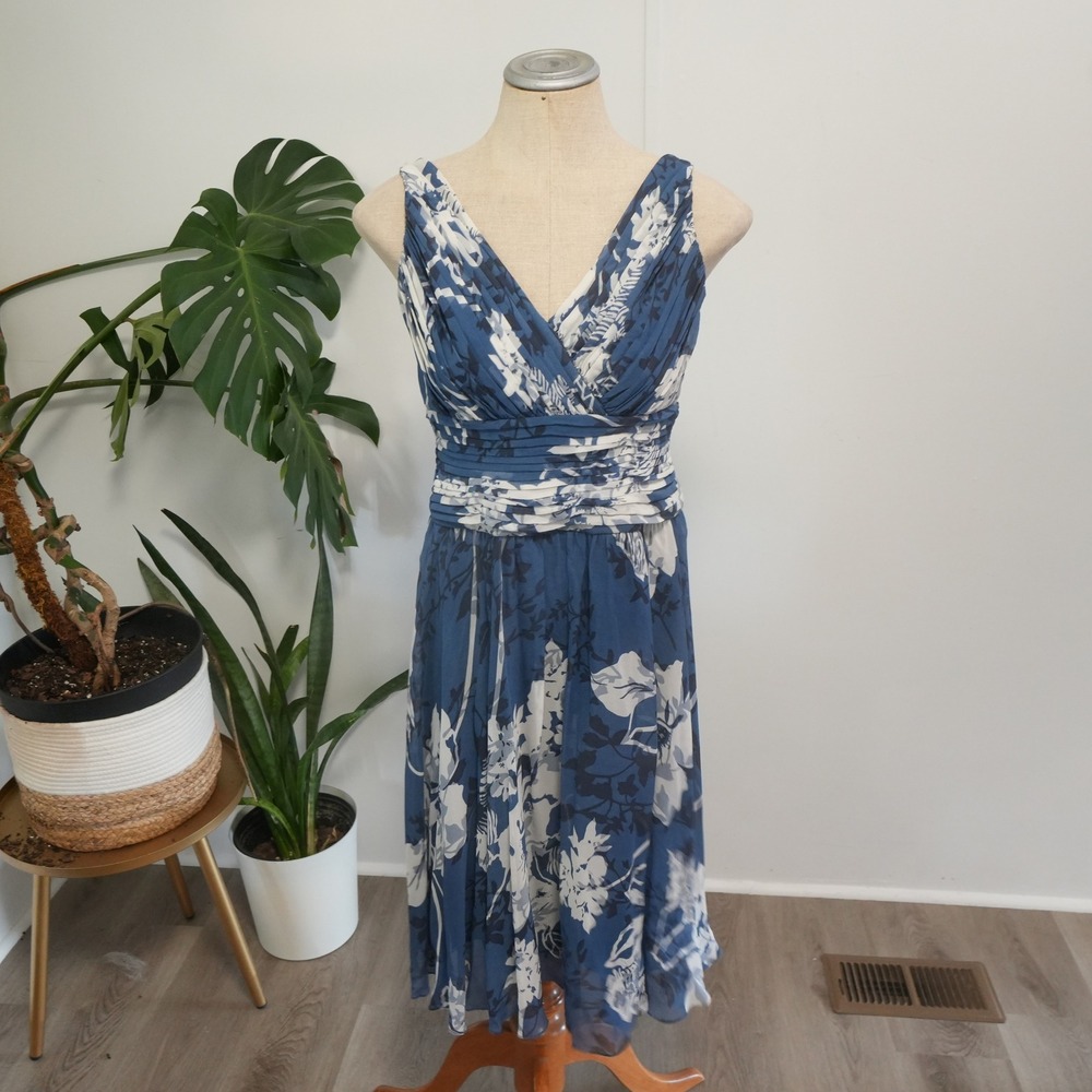 Tadashi Collection Silk Floral Midi Dress Womens 6 Blue‎ Ruched V-Neck Cocktail